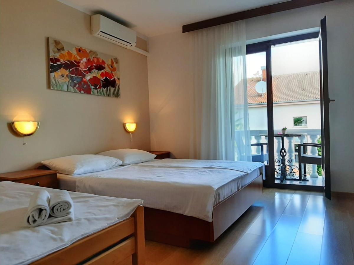 Bed and Breakfast Pansion Katarina Malinska Exterior foto