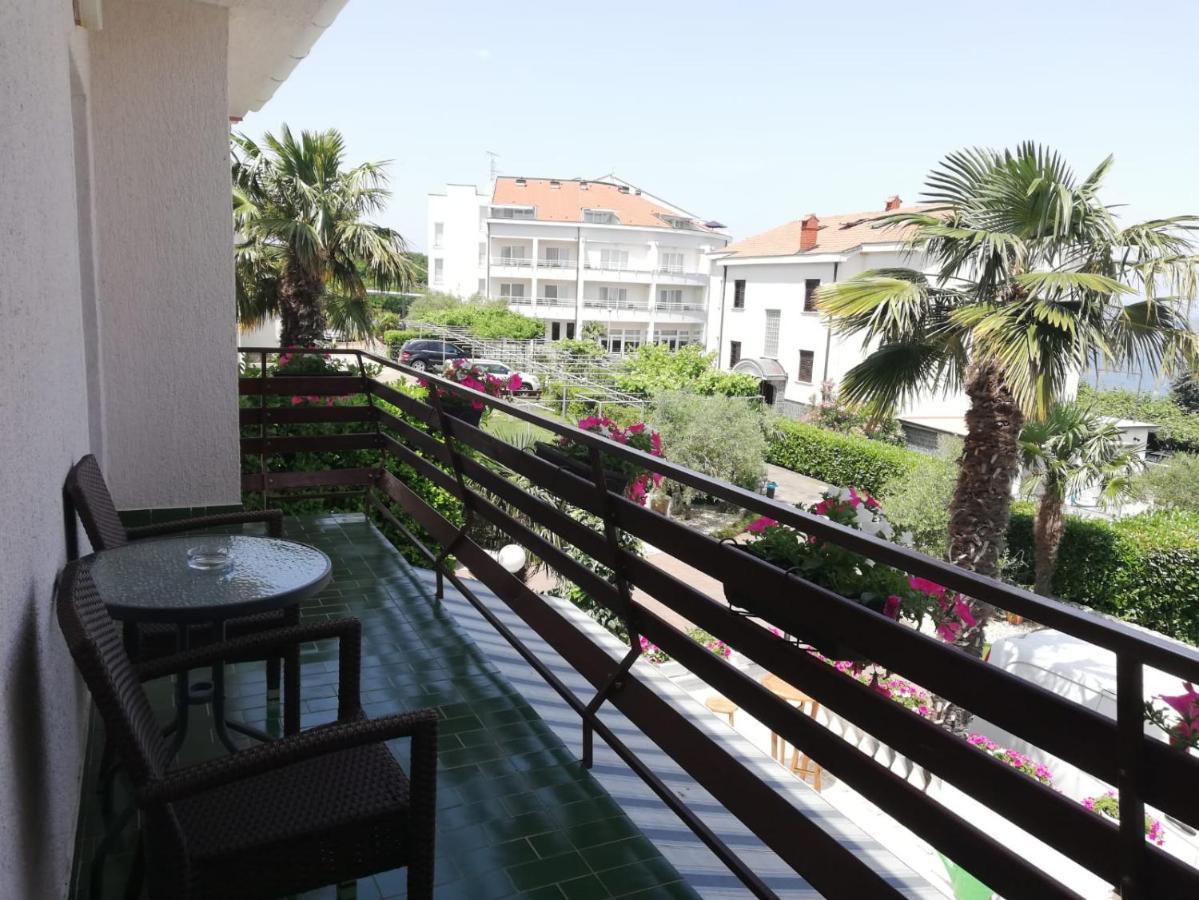 Bed and Breakfast Pansion Katarina Malinska Exterior foto