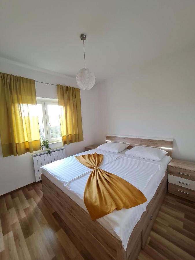 Bed and Breakfast Pansion Katarina Malinska Exterior foto